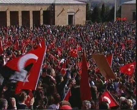 Anıtkabir'de Ergenekon protestosu