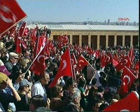 Anıtkabir'de Ergenekon protestosu