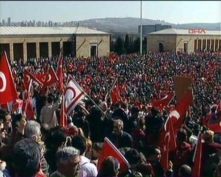 Anıtkabir'de Ergenekon protestosu