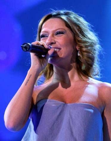 Hadise sahnede GERİLDİ - Resim 12