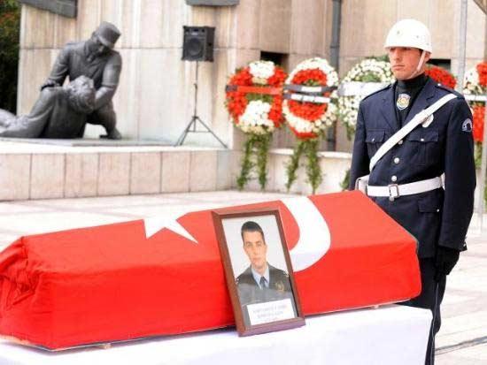 Şehit polise son görev - Resim 1