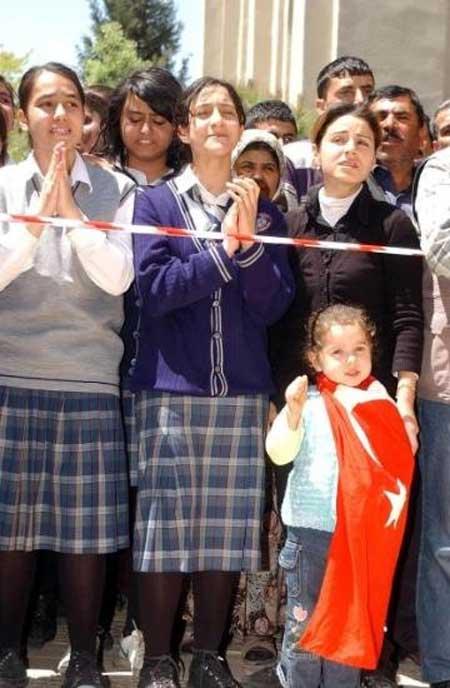 Şehit Piyade Er Zeynel Direkçi'nin cenazesi - Resim 13
