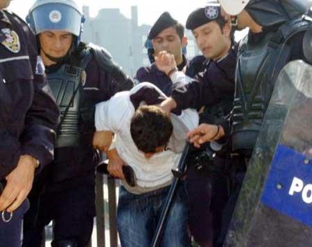 1 Mayıs İzmit'te de olaylı - Resim 4