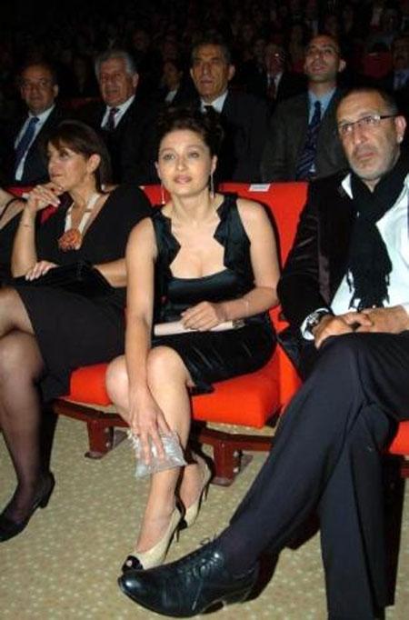 Nurgül Yeşilçay merdivenlerden düştü - Resim 10