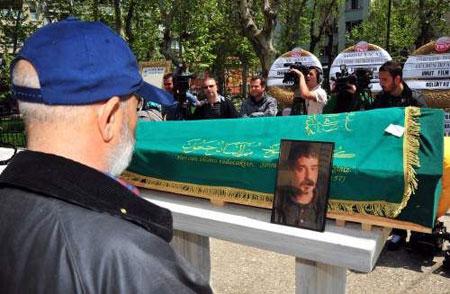 Yaman Tarcan toprağa verildi