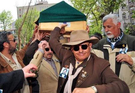 Yaman Tarcan toprağa verildi