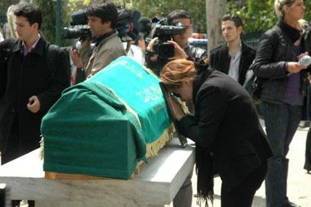 Yaman Tarcan toprağa verildi