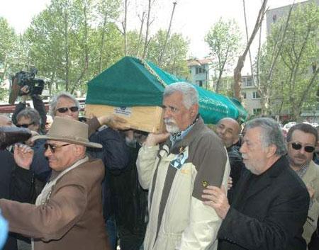 Yaman Tarcan toprağa verildi