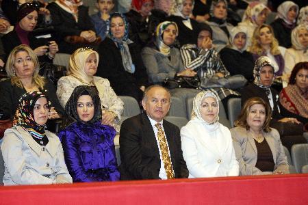 Kaynanayı gölgede bırakan GELİN - Resim 4