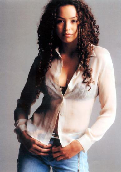 Azra Akın - Resim 6