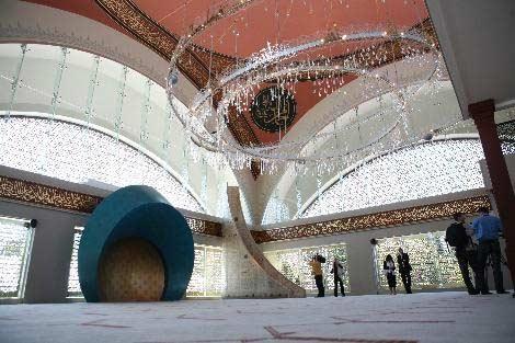 Kadın eli değen ilk modern cami - Resim 49