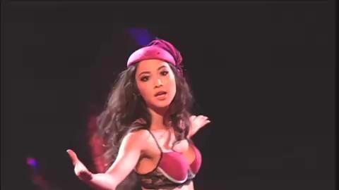 Güzellik yarışmasında kucak dansı - Resim 63