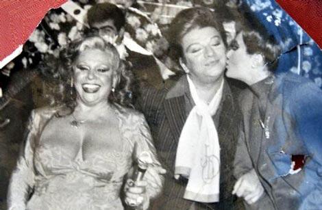 Zeki Müren ve Ersoy öpüşüyor - Resim 5