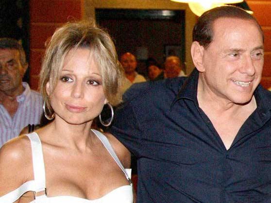 Berlusconi'nin kızı DAĞITTI - Resim 2