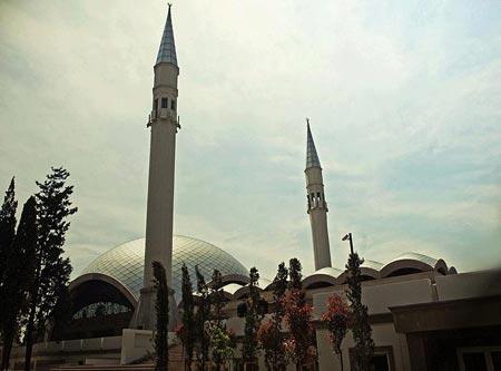 Kadın eli değen ilk Türk camii - Resim 1