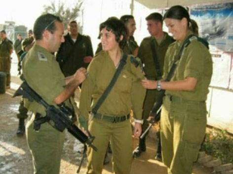 İsrail kadın askerleri