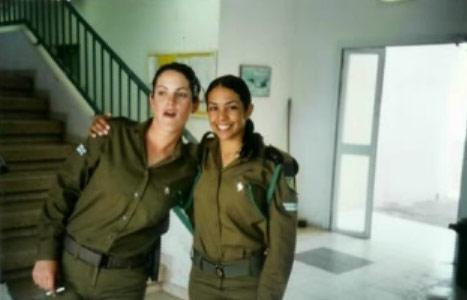 İsrail kadın askerleri