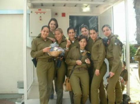 İsrail kadın askerleri