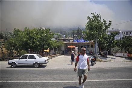 Foça'da orman yangını  - Resim 7