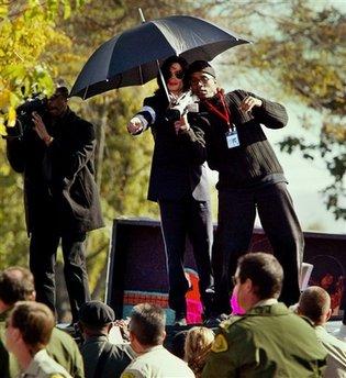 Michael Jackson öldü - Resim 85