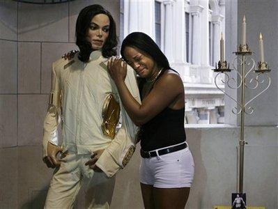 Michael Jackson öldü - Resim 25