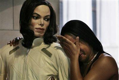 Michael Jackson öldü - Resim 115