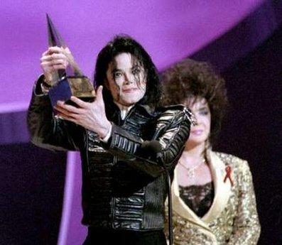 Michael Jackson öldü - Resim 98