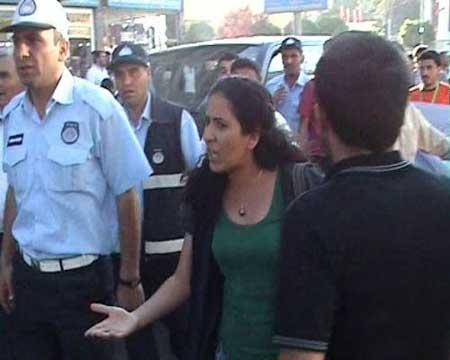 DTP'den Kaymakamı kızdıran saygı duruşu - Resim 5
