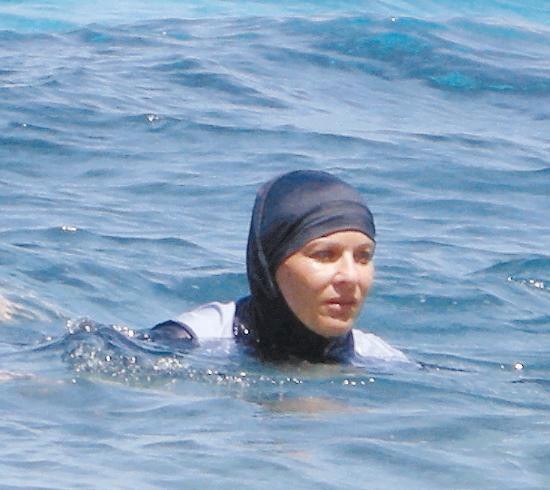 Ayşe Arman haşemalı