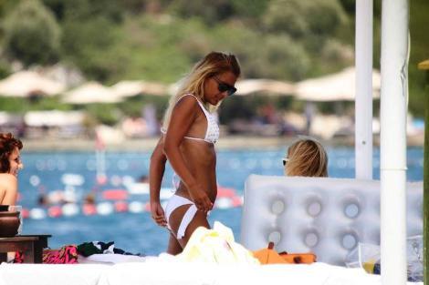 Demet Akalın'ın tatil keyfi - Resim 1