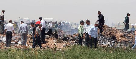 İran'da uçak düştü  - Resim 3