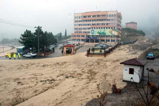 Karadeniz'i sel vurdu - Resim 16
