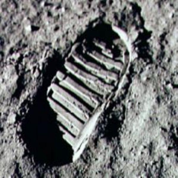 AY'A AYAK BASILMADI diyenlerin 10 kanıtı