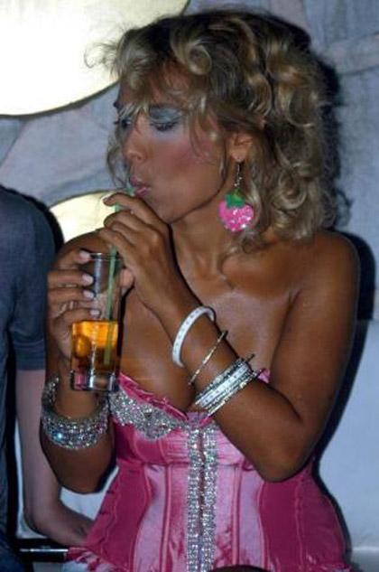 Demet Akalın SARHOŞ oldu