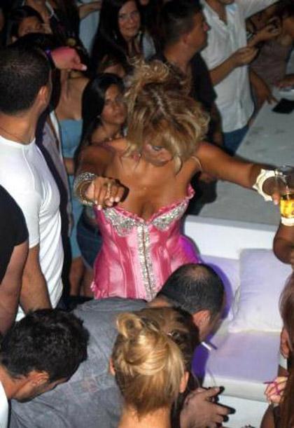 Demet Akalın SARHOŞ oldu