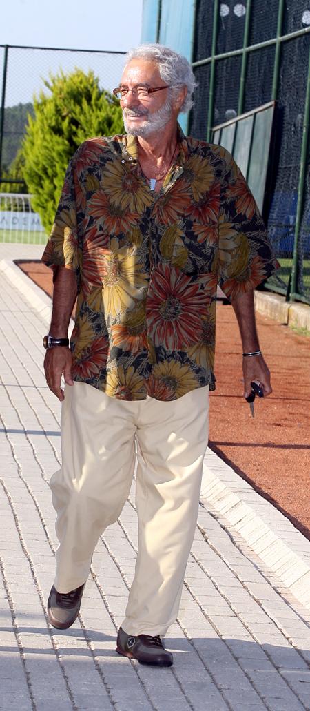 Vedat Okyar hayatını kaybetti