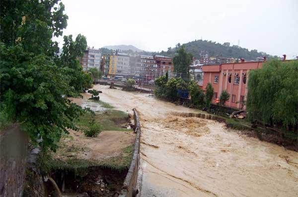 Giresun sele teslim oldu  - Resim 4