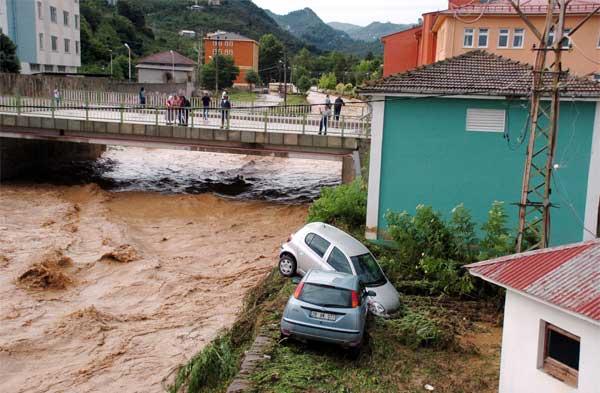 Giresun sele teslim oldu  - Resim 1