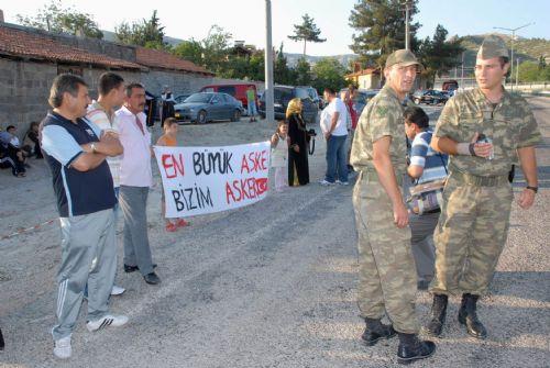 Bilal Erdoğan teskere aldı