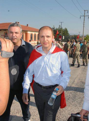 Bilal Erdoğan teskere aldı