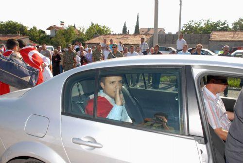 Bilal Erdoğan teskere aldı