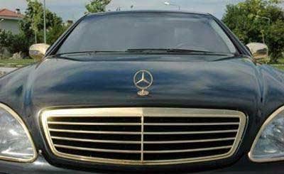 Altın kaplı Mercedes - Resim 1