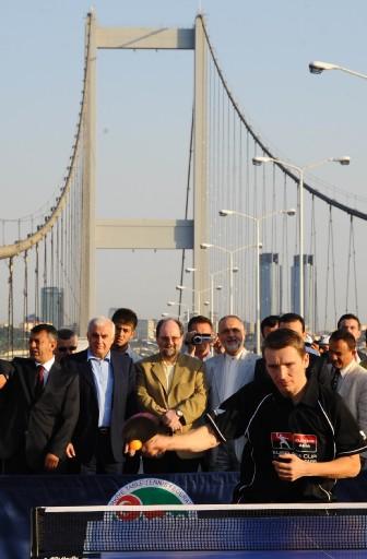 Boğaziçi Köprüsü'nde masa tenisi - Resim 8