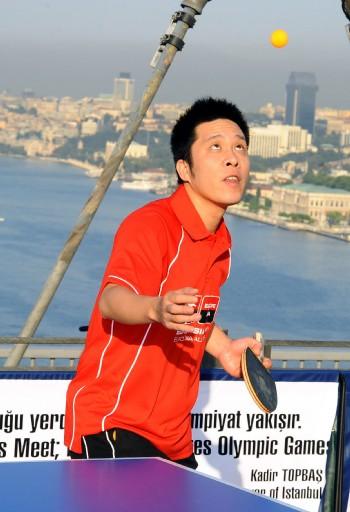 Boğaziçi Köprüsü'nde masa tenisi - Resim 1