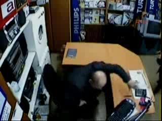 Türk kocasını böyle vurdu - Resim 16