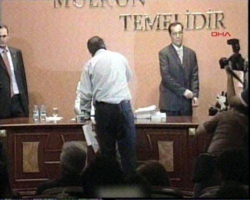 Ertosun'un basın toplantısında olay çıktı - Resim 4