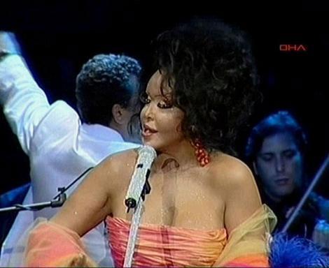 Bülent Ersoy'un ceninli yüzü 