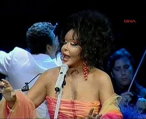 Bülent Ersoy'un ceninli yüzü 