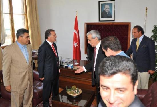 Şahin DTP'lilere kucak açtı - Resim 2