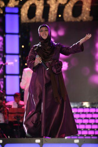 Türbanlı popstar Çiğdem